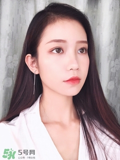 紅棕色適合什么膚色？紅棕色適合黃皮嗎？