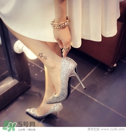 4月份穿什么鞋子？四月份鞋子搭配