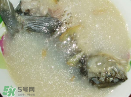 鯽魚湯怎么做才白？鯽魚湯怎么熬成奶白色？