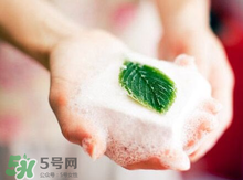 香皂洗臉可以去黑頭嗎 用香皂洗臉的好處 香皂洗臉可以去黑頭嗎 用香皂洗臉的好處