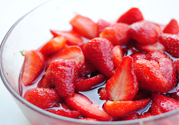 凍草莓怎么吃？凍草莓拿出來怎么吃？