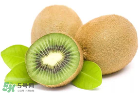 獼猴桃有點(diǎn)硬可以吃嗎？獼猴桃有點(diǎn)硬怎么吃？