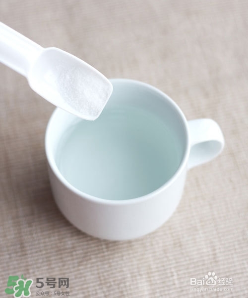 嘴唇干燥是什么原因？嘴唇干裂脫皮怎么辦？