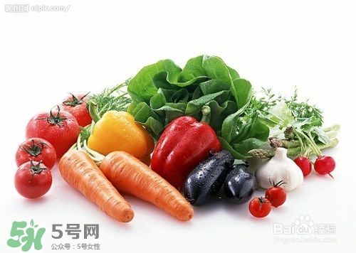 嘴唇干燥是什么原因？嘴唇干裂脫皮怎么辦？