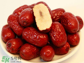 紅棗發(fā)白可以吃嗎？紅棗表面發(fā)白是發(fā)霉嗎？