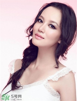 假體隆鼻多久可以化妝？假體隆鼻多久可以敷面膜？