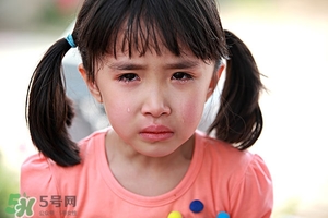 哭了一晚上眼睛很痛怎么辦 哭多了眼睛疼怎么辦 哭了一晚上眼睛很痛怎么辦 哭多了眼睛疼怎么辦