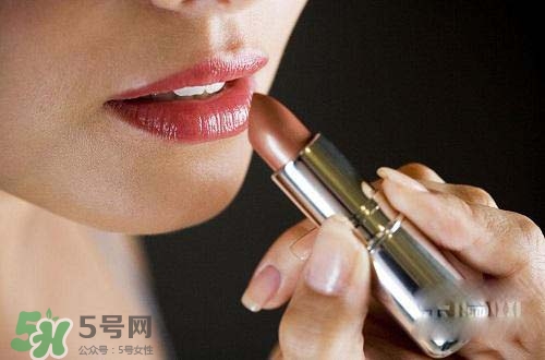 口紅過敏是怎樣的？口紅過敏怎么辦？