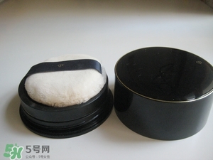 cpb散粉和紀(jì)梵希散粉哪個(gè)好？cpb散粉和紀(jì)梵希散粉對比