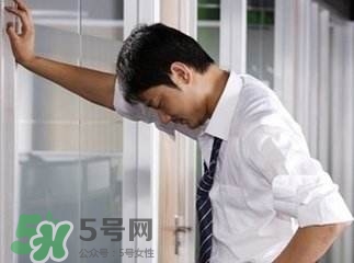 男性尿痛出血怎么回事？男性尿痛是怎么引起的