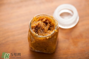 唇部磨砂膏多久用一次？唇部磨砂膏可以天天用嗎？