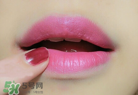 啞光和霧面哪個(gè)好？啞光口紅和霧面口紅區(qū)別