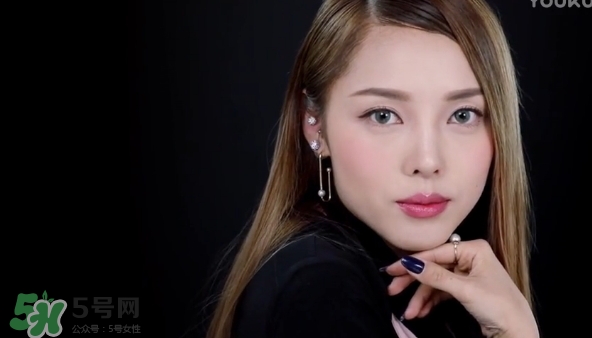 迪奧唇部磨砂膏怎么用？dior迪奧去角質(zhì)唇膏使用方法