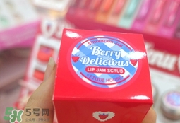 愛(ài)麗小屋唇部磨砂膏怎么樣？愛(ài)麗小屋唇部磨砂膏和悅詩(shī)風(fēng)吟哪個(gè)好？