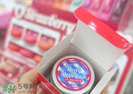 愛(ài)麗小屋唇部磨砂膏怎么樣？愛(ài)麗小屋唇部磨砂膏和悅詩(shī)風(fēng)吟哪個(gè)好？