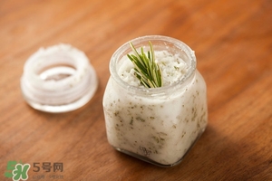 唇部磨砂膏多久用一次？唇部磨砂膏可以天天用嗎？