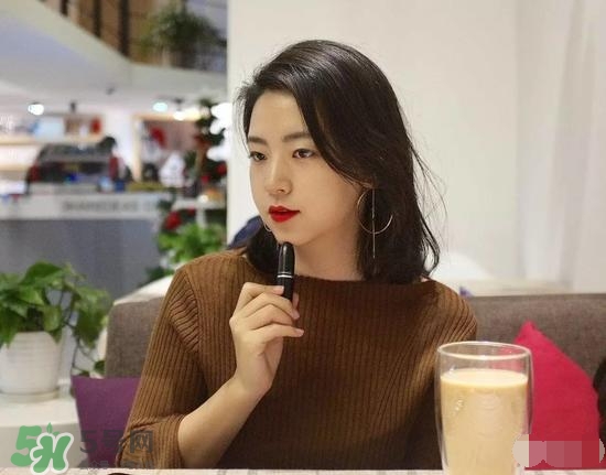 啞光和水潤哪個(gè)好？啞光口紅和水潤口紅區(qū)別