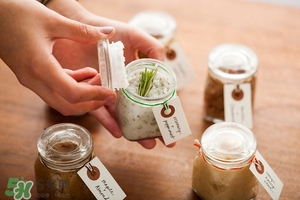 唇部磨砂膏多久用一次？唇部磨砂膏可以天天用嗎？