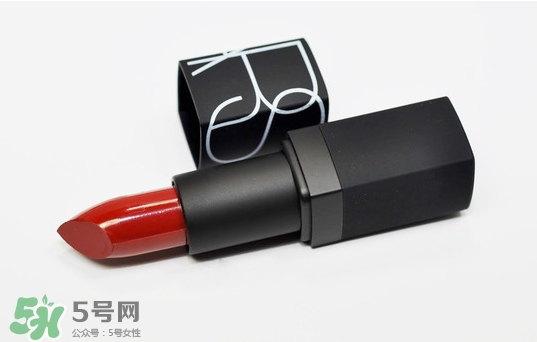 霧面口紅干嗎？霧面口紅太干怎么辦？