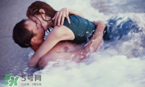 安全期吃避孕藥會(huì)怎樣？安全期吃避孕藥月經(jīng)推遲嗎？