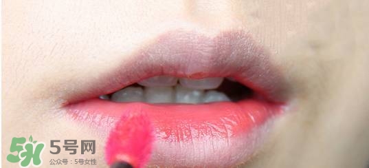 唇釉成膜是什么意思？唇釉怎么成膜？