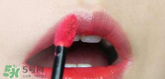 唇釉成膜是什么意思？唇釉怎么成膜？