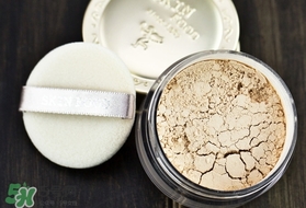 長(zhǎng)痘痘可以涂散粉嗎？痘痘肌可以用散粉嗎？