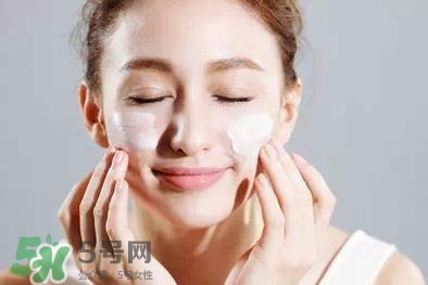 卸妝油悶痘怎么辦？卸妝油悶痘怎么補救？