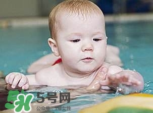 嬰兒游泳多久一次合適 嬰兒游泳多久一次好 嬰兒游泳多久一次合適 嬰兒游泳多久一次好