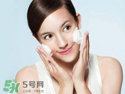 粉底液悶痘怎么辦？粉底液悶痘怎么補(bǔ)救？