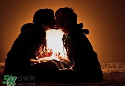 接吻時女生的生理反應是什么？怎么接吻教程