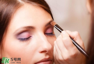 氣墊霜與BB霜的區(qū)別 氣墊霜和BB霜哪個好 氣墊霜與BB霜的區(qū)別 氣墊霜和BB霜哪個好