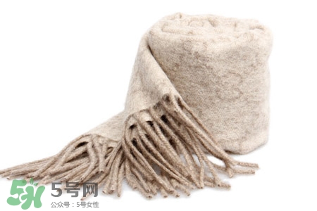 三月份能戴圍巾嗎？三月份戴圍巾熱嗎？