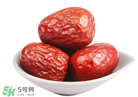 紅棗外面白色的是什么？紅棗上面有一層白的是什么東西？