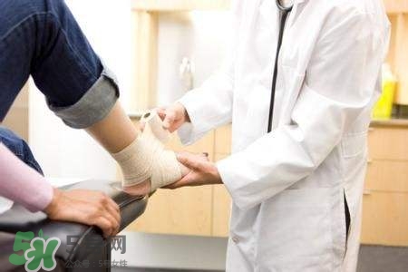 骨裂吃什么好得快？骨裂和骨折的區(qū)別