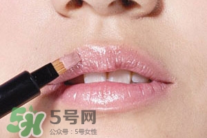 紫色腮紅適合什么口紅？紫色腮紅口紅搭配