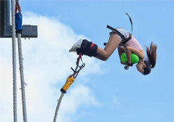 蹦極有年齡限制嗎？玩蹦極有年紀(jì)限制嗎？