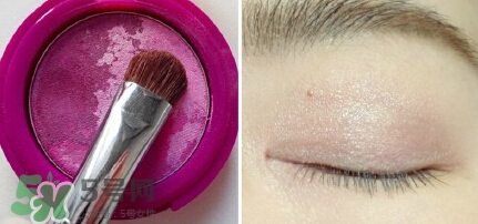 紫色腮紅適合什么口紅？紫色腮紅口紅搭配