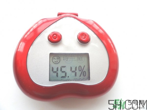 蘭蔻和雅詩蘭黛眼霜哪個好用？蘭蔻和雅詩蘭黛眼霜對比