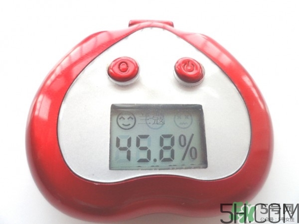 蘭蔻和雅詩蘭黛眼霜哪個好用？蘭蔻和雅詩蘭黛眼霜對比