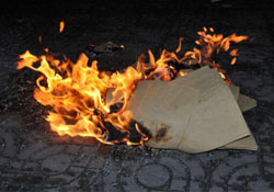 清明節(jié)燒紙錢(qián)怎么燒？清明節(jié)燒紙錢(qián)正確燒法