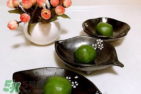 老人可以吃青團(tuán)嗎？老人能多吃青團(tuán)嗎？