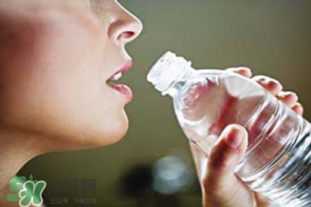 春天要多喝水嗎？春天多喝水有什么好處？