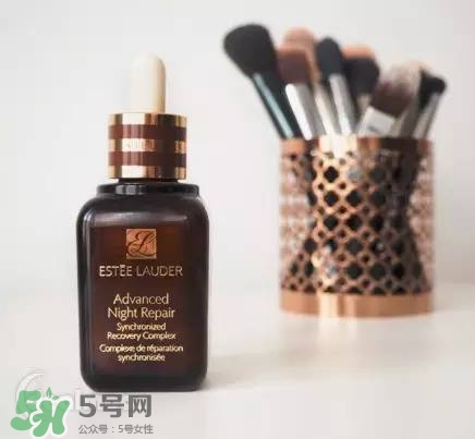 蘭蔻大眼精華和雅詩蘭黛小棕瓶哪個(gè)好？蘭蔻大眼精華和小棕瓶對(duì)比