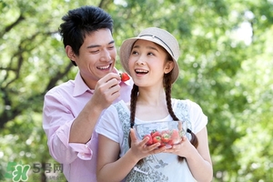 草莓的營養(yǎng)成分 草莓的營養(yǎng)成分是多少 草莓的營養(yǎng)成分 草莓的營養(yǎng)成分是多少