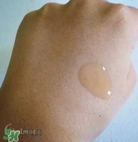 蘭蔻大眼精華和雅詩蘭黛小棕瓶哪個(gè)好？蘭蔻大眼精華和小棕瓶對(duì)比