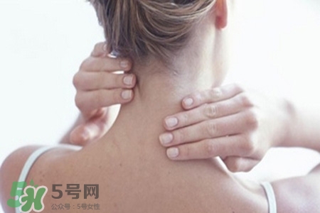 脖子疼和枕頭有關(guān)系嗎？脖子痛是因?yàn)檎眍^的高度嗎？
