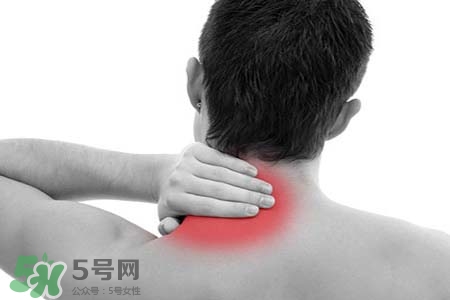 脖子疼和枕頭有關(guān)系嗎？脖子痛是因?yàn)檎眍^的高度嗎？