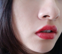 YSL12號(hào)唇釉試色圖片 YSL12號(hào)唇釉顏色 YSL12號(hào)唇釉試色圖片 YSL12號(hào)唇釉顏色