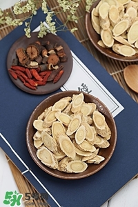 黃芪泡水喝的功效與副作用？黃芪有什么作用？